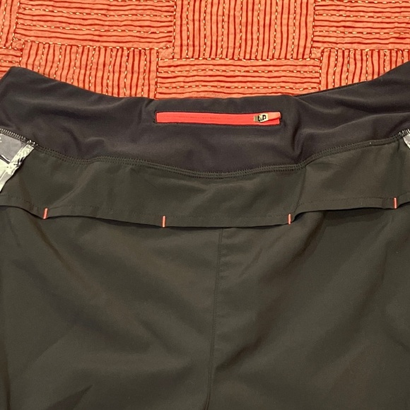 MPG size 11 Women's Athletic lined Shorts with Black and Gray Geometric Pattern - Picture 11 of 15